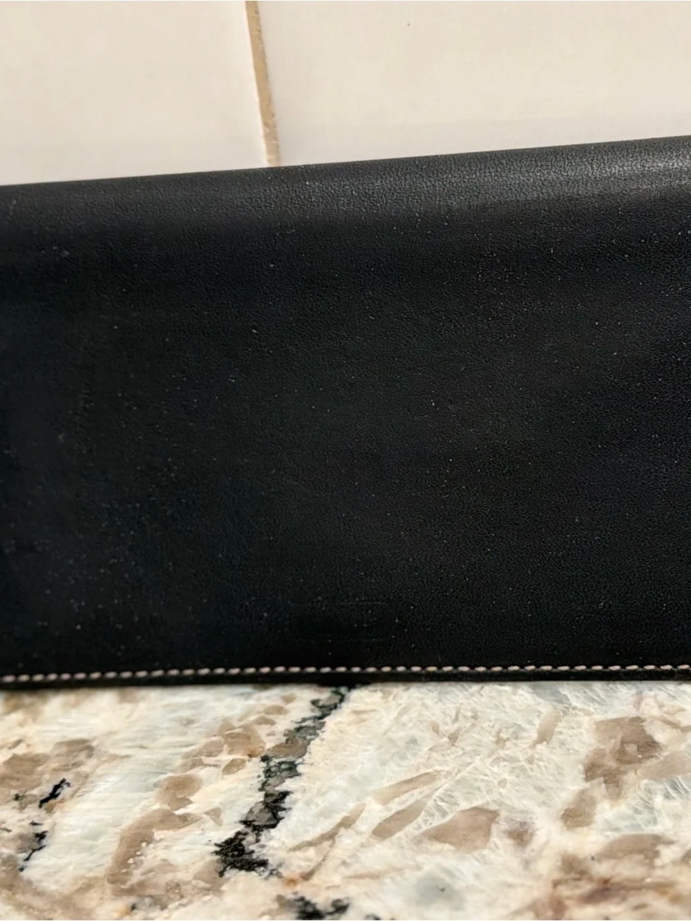 Coach Black Men's Leather Wallet with Contrast Stitching